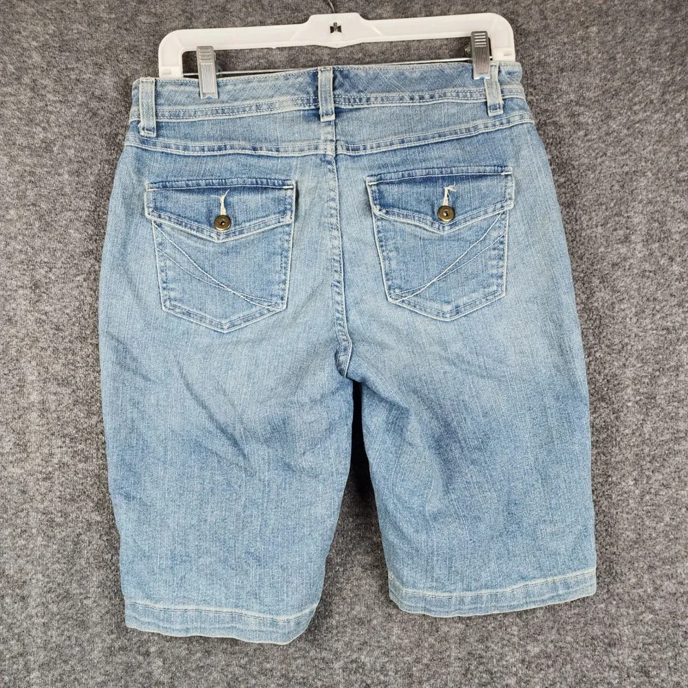 Sonoma Bermuda Shorts Women 8R Light Wash Denim Stretch Mid Rise Blue 11 Inseam